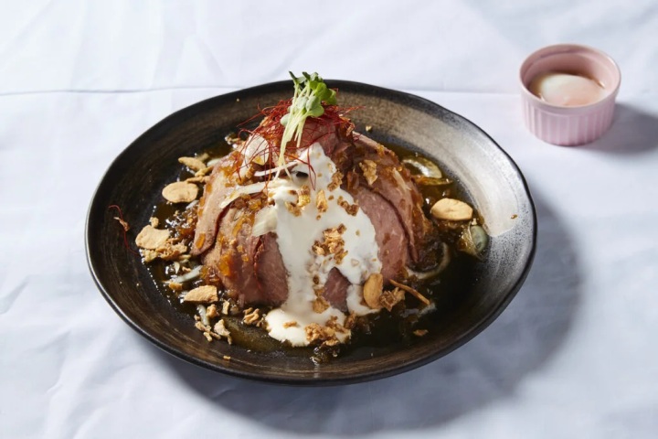 사진제공:『그리니아』/롯코산 산 모듬 특제 로스트 비프