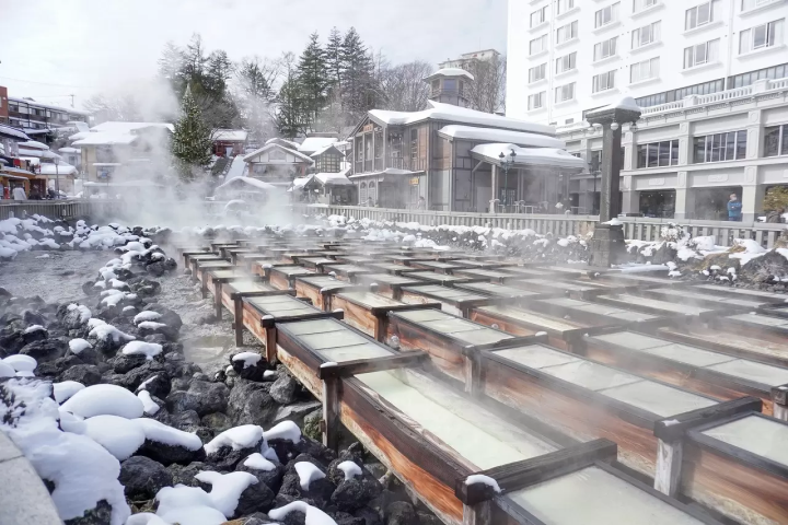 Kusatsu Onsen Beyond Hot Springs: 2-Day Gourmet and Ski Adventure