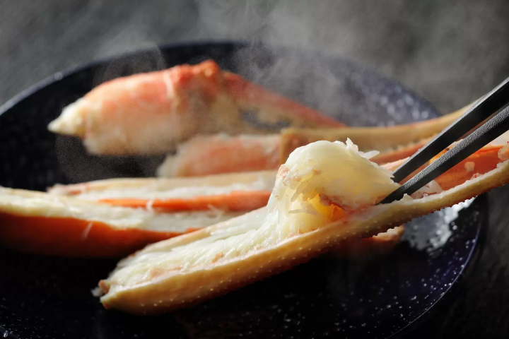 3 เรียวกังของ Hoshino Resorts KAI ที่ต้องแวะไปพักในฤดูหนาว ลิ้มรสปูแสนอร่อยที่ออนเซ็นเรียวกัง