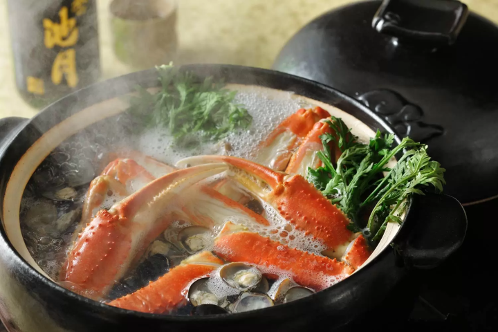 3 เรียวกังของ Hoshino Resorts KAI ที่ต้องแวะไปพักในฤดูหนาว ลิ้มรสปูแสนอร่อยที่ออนเซ็นเรียวกัง