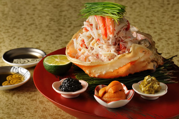 3 เรียวกังของ Hoshino Resorts KAI ที่ต้องแวะไปพักในฤดูหนาว ลิ้มรสปูแสนอร่อยที่ออนเซ็นเรียวกัง