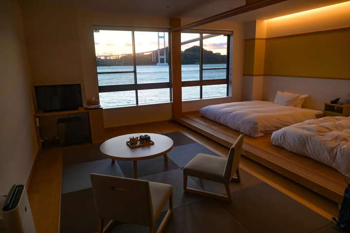 เต็มไปด้วยเสน่ห์ของเกาะอันห่างไกลแห่งเซโตะอุจิ! รายงานที่พัก "GLAMPROOK Shimanami" (อาคารโรงแรม)