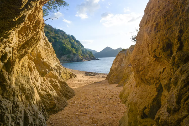 เต็มไปด้วยเสน่ห์ของเกาะอันห่างไกลแห่งเซโตะอุจิ! รายงานที่พัก "GLAMPROOK Shimanami" (อาคารโรงแรม)