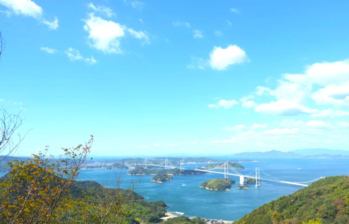 เต็มไปด้วยเสน่ห์ของเกาะอันห่างไกลแห่งเซโตะอุจิ! รายงานที่พัก "GLAMPROOK Shimanami" (อาคารโรงแรม)