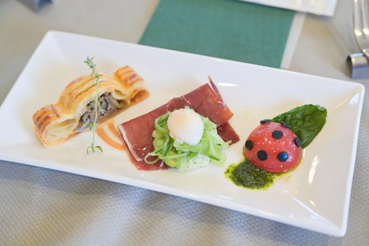 游览“岛波海道”！享受濑户内海的豪华游轮和豪华美食