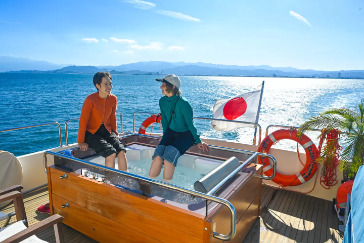 游览“岛波海道”！享受濑户内海的豪华游轮和豪华美食