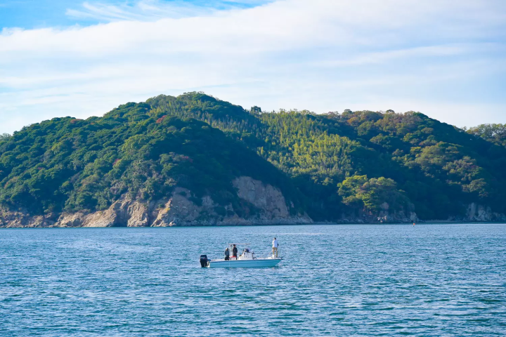 游览“岛波海道”！享受濑户内海的豪华游轮和豪华美食