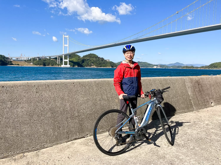 ครั้งนี้ เราเช่าจักรยานจาก GIANT ซึ่งเป็นผู้ผลิตจักรยานที่มีความเกี่ยวข้องอย่างลึกซึ้งกับชิมานามิไคโด ฉันสวมหมวกกันน็อคด้วยดังนั้นฉันจึงรู้สึกปลอดภัย 