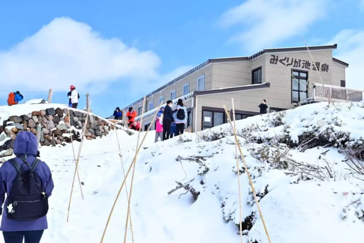 เจ้าหน้าที่ศูนย์ข้อมูลการท่องเที่ยวแนะนำอย่างจริงจัง! 4 สถานที่ที่คุณต้องดูเมื่อมาทาเตยามะ!