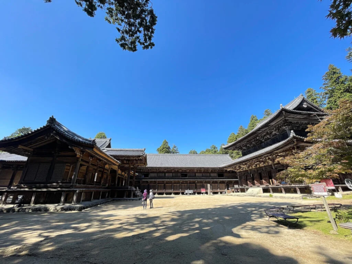 [Himeji City] "Shoshazan Engyoji Temple" is a beautiful spot with autumn leaves and fresh greenery that can be easily reached by ropeway