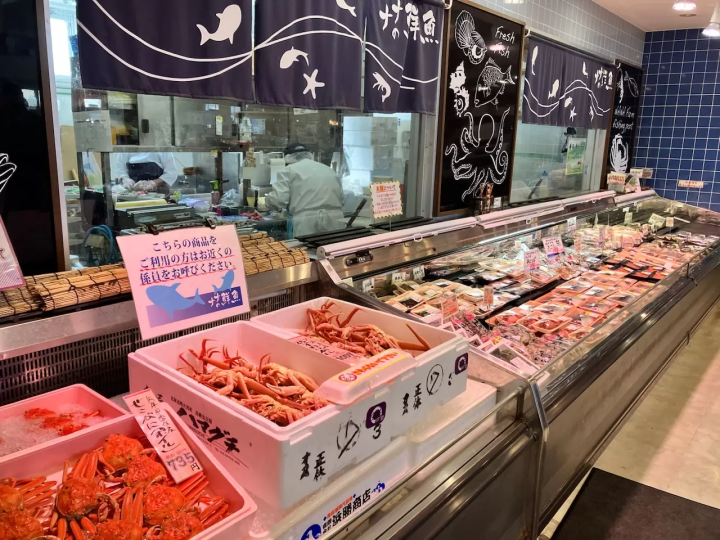 この日は兵庫県産のカニなどがたくさん売られていました！ 