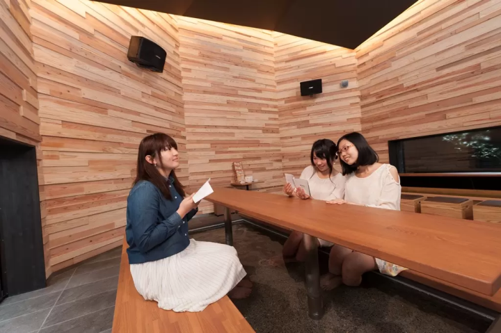 Can you enjoy sake while taking a footbath?! Introducing recommended spots at Yuda Onsen!!