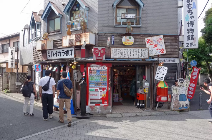 Shibamata, A Retro Town Bursting with Nostalgic Charm and Tranquil Nature