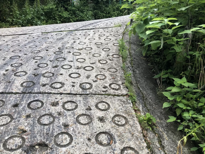 หนึ่งในถนนที่โหดที่สุดในญี่ปุ่น | เดินผ่านหุบเขาอันมืดมิดในฮิกาชิโอซากะ