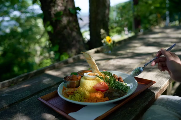 หนึ่งในถนนที่โหดที่สุดในญี่ปุ่น | เดินผ่านหุบเขาอันมืดมิดในฮิกาชิโอซากะ