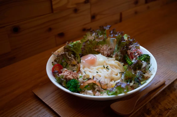 หนึ่งในถนนที่โหดที่สุดในญี่ปุ่น | เดินผ่านหุบเขาอันมืดมิดในฮิกาชิโอซากะ