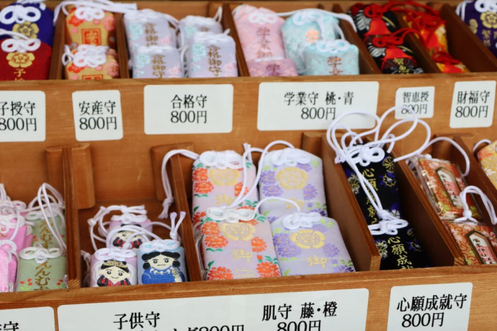 [姬路市] 在拥有2000多年历史、俯瞰姬路城的广峰神社接受权力。