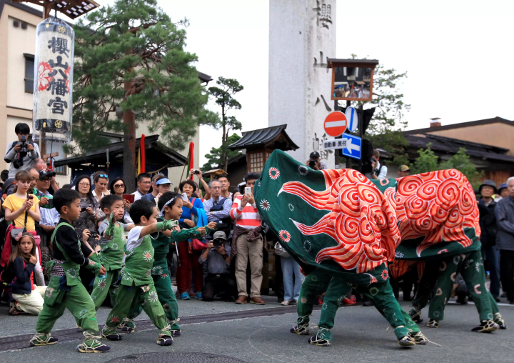 [Held on October 9th and 10th] The highlight is the gorgeous floats! Learn more about the traditional autumn Takayama Festival