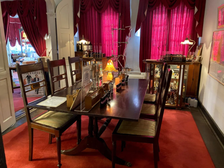 [神户市] 在北野异人馆地区的“Fragrance House Dutch House”制作原创香水