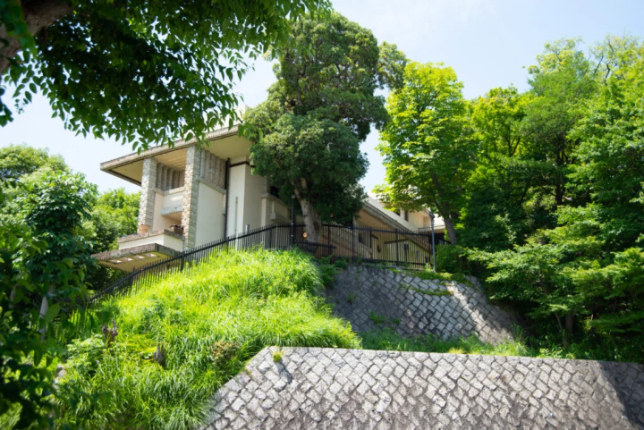 주차장에서 바라본 곳 