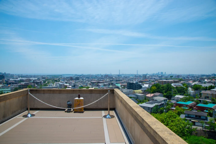 4층 발코니와 아시야의 도시 전망 