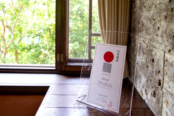 창가의 모습이 아름답다. 