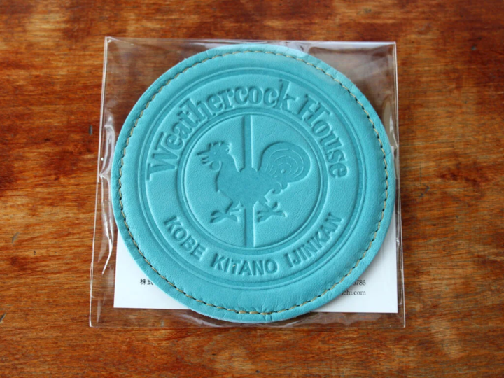 上面雕刻着风向标，这是豪宅的主题。<br> 