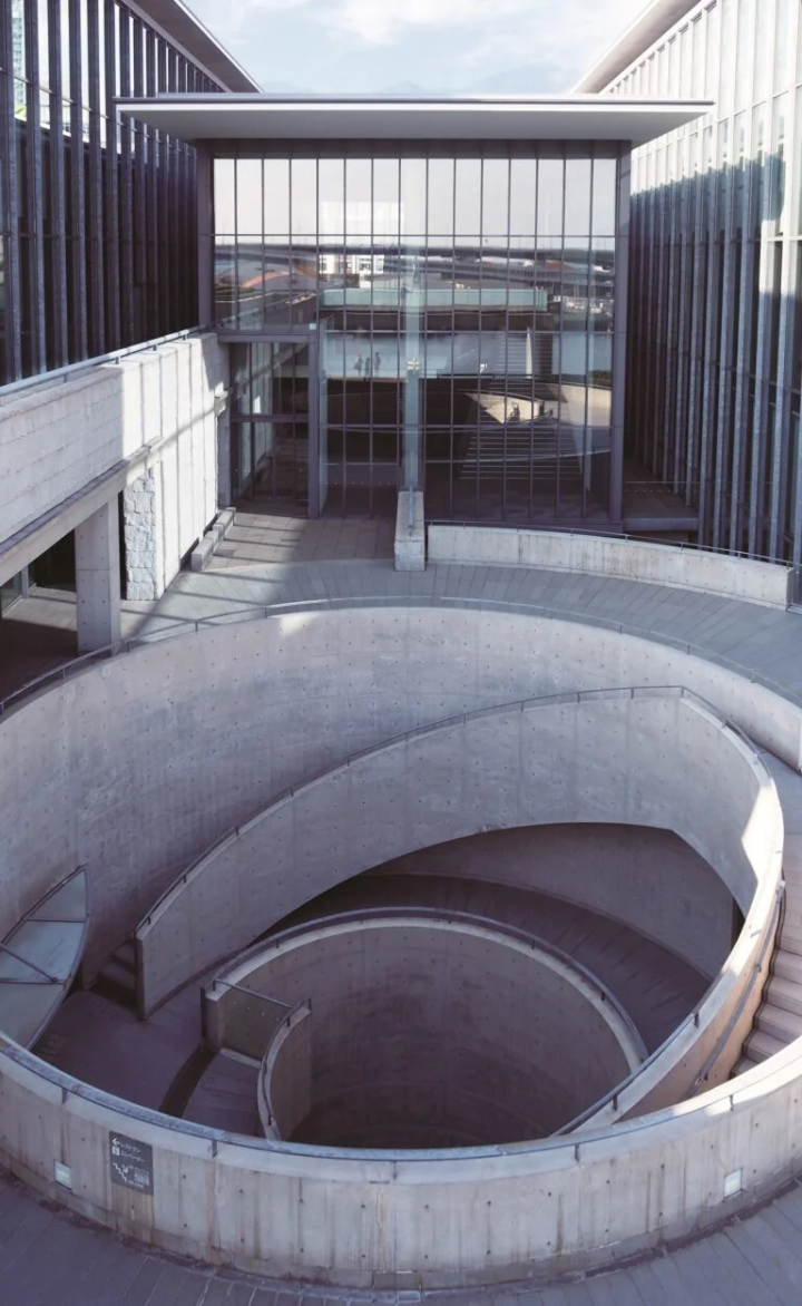 照片提供:兵库县立美术馆