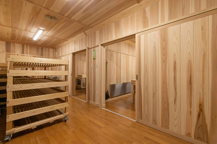 [丹波筱山市] 为保护里山和农田迈出第一步的清酒，由镰田一酒造的清淡清酒“Hidetsuki”生产