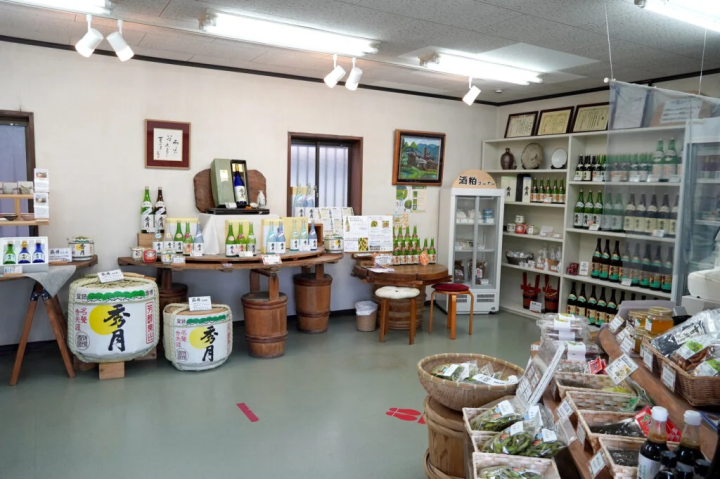 [丹波筱山市] 为保护里山和农田迈出第一步的清酒，由镰田一酒造的清淡清酒“Hidetsuki”生产