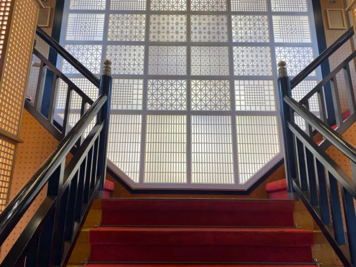 【神户市】 搭乘以江户时代巨船为模型的豪华游轮「安宅丸」号 欣赏神户港湾美景