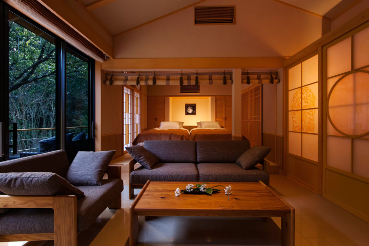 Introducing the limited 6 rooms of Tsukiyomi-no-za