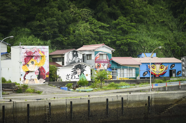 [เอฮิเมะ | เที่ยวเกาะ] สุดล้ำ! เกาะมังงะและศิลปะลึกลับในเมืองคามิจิมะ