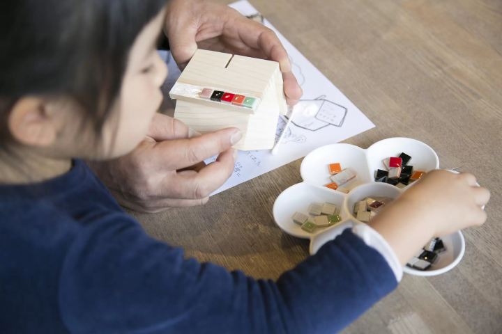 Experience a Versatile World of Clay and Ceramics in Tokoname, the city of pottery! Tile art, Shiny Clay Ball Workshop, and visiting the "Tile Museum"