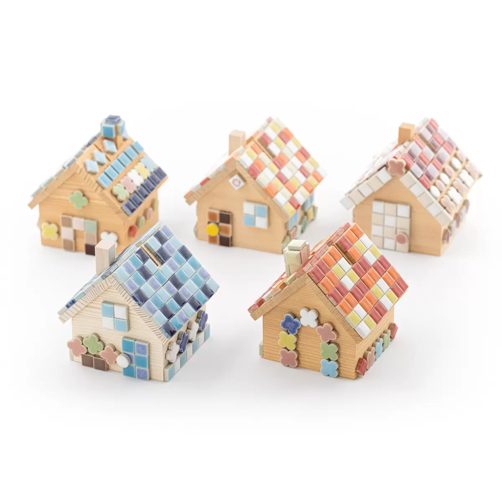 Experience a Versatile World of Clay and Ceramics in Tokoname, the city of pottery! Tile art, Shiny Clay Ball Workshop, and visiting the "Tile Museum"