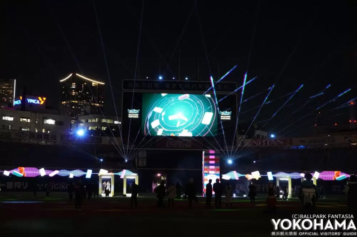 充满灯光和音乐的迪斯科风格空间<br>