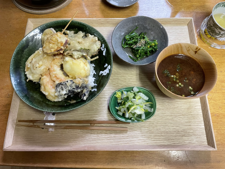 外国人と交流したい方必見！！東大阪の古民家ゲストハウスで外国人と一緒に天ぷら作り体験