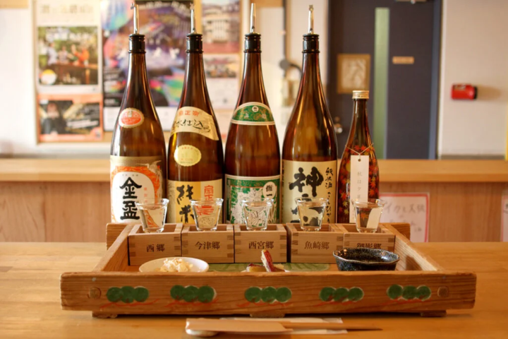 【고베시】 일본술의 매력을 발신! 26장의 일본술을 즐길 수 있는 '탄고향주소'