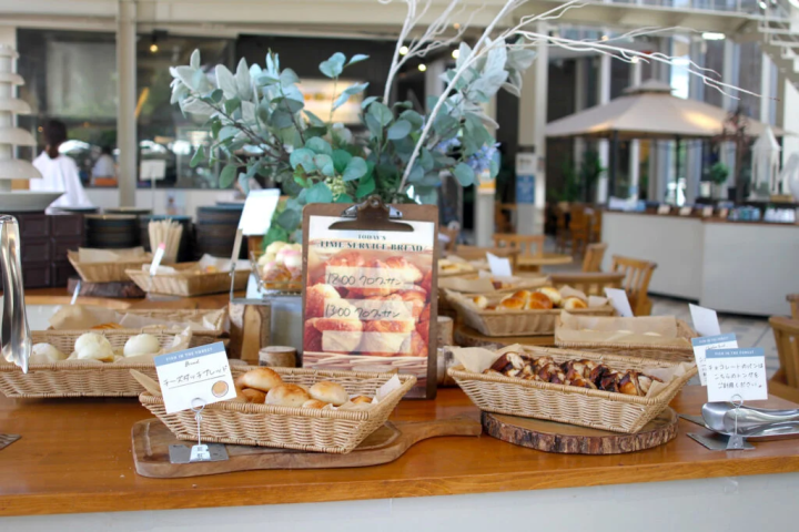 [神戶市] 在海邊的麵包店咖啡廳享用自製麵包自助餐和新鮮義大利麵