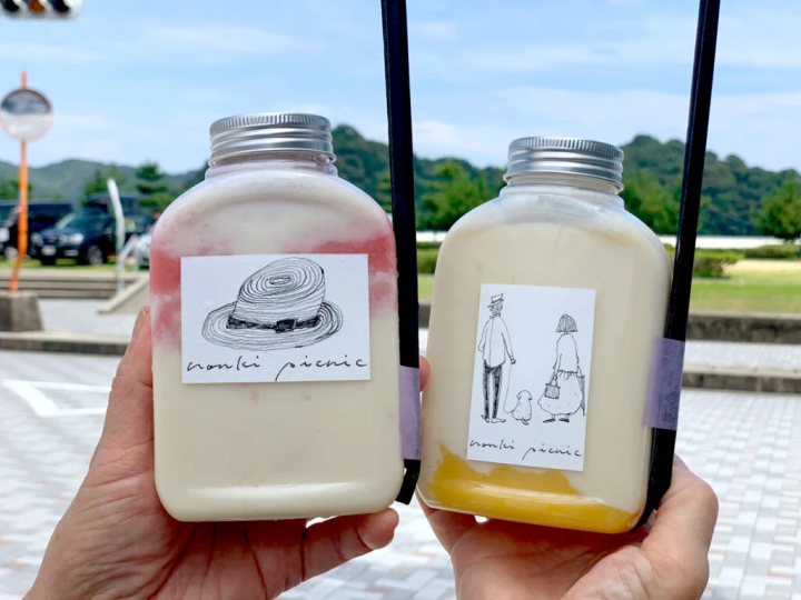 “โคจิสมูทตี้ (มะม่วง, สตรอเบอร์รี่)” (ชิ้นละ 750 เยน) 