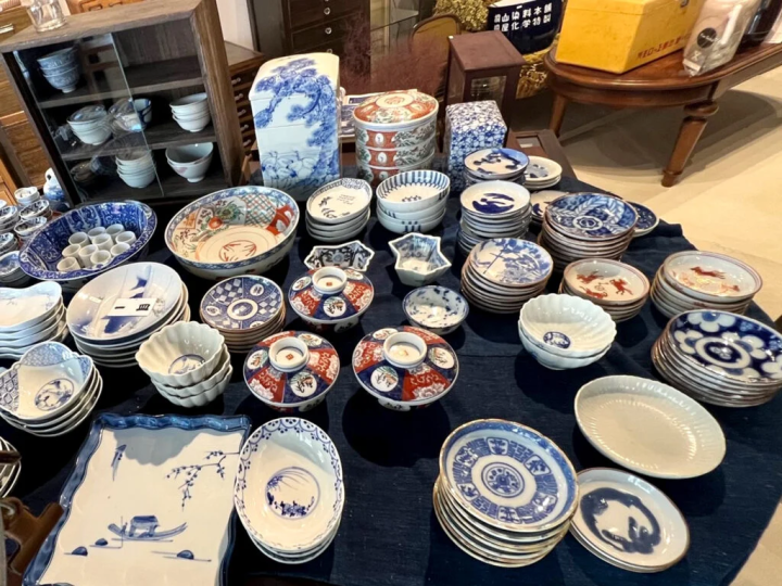 จานเล็ก ฯลฯ เริ่มต้น 300 เยน 