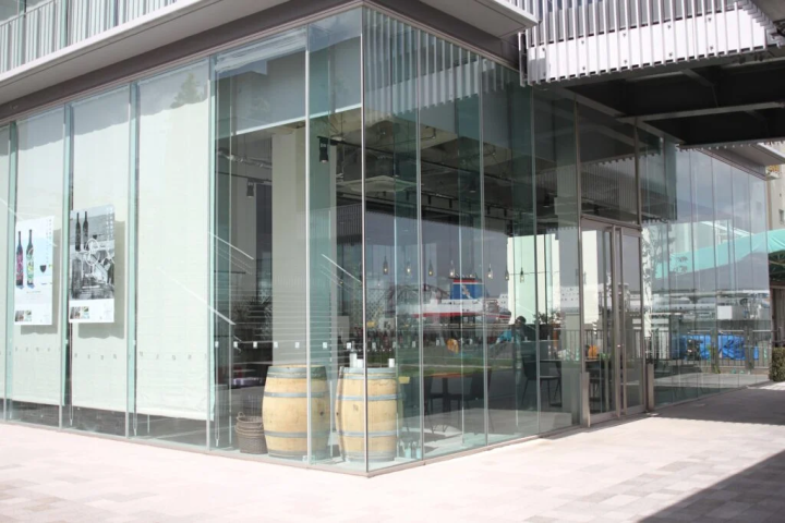 [Kobe City] Enjoy tasting and comparing wines at the small urban winery "f winery"