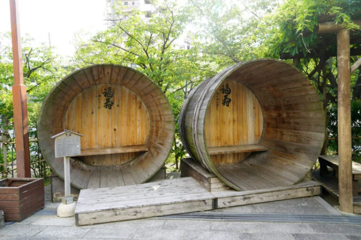 [เมืองโกเบ] ช่วงเวลาที่ดีในการเพลิดเพลินกับสาเกและโซบะท้องถิ่นที่โรงเหล้าสาเกเก่าแก่ “Kobe Shushinkan” ในมิคาเกะโกะ