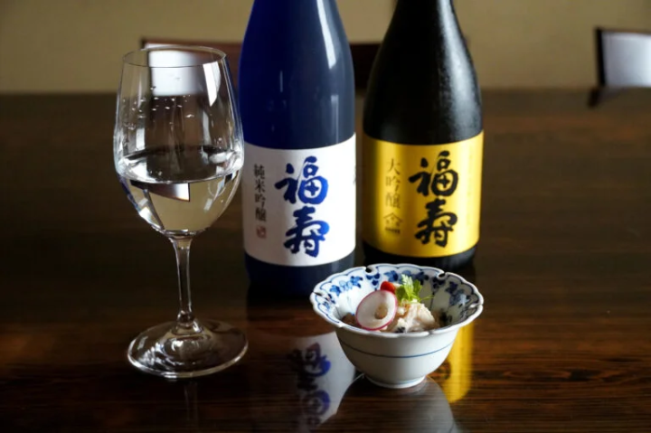 “หอยเชลล์กับกากสาเก” (880 เยน)