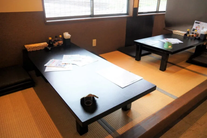 后排榻榻米座位 