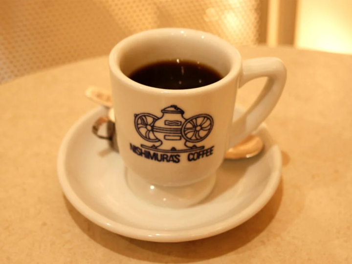 [神户市] 深受当地人喜爱！在西村咖啡厅享受轻松的时光，这是一家自战后就存在的著名餐厅。