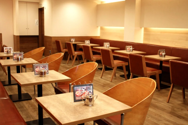 [神户市] 深受当地人喜爱！在西村咖啡厅享受轻松的时光，这是一家自战后就存在的著名餐厅。