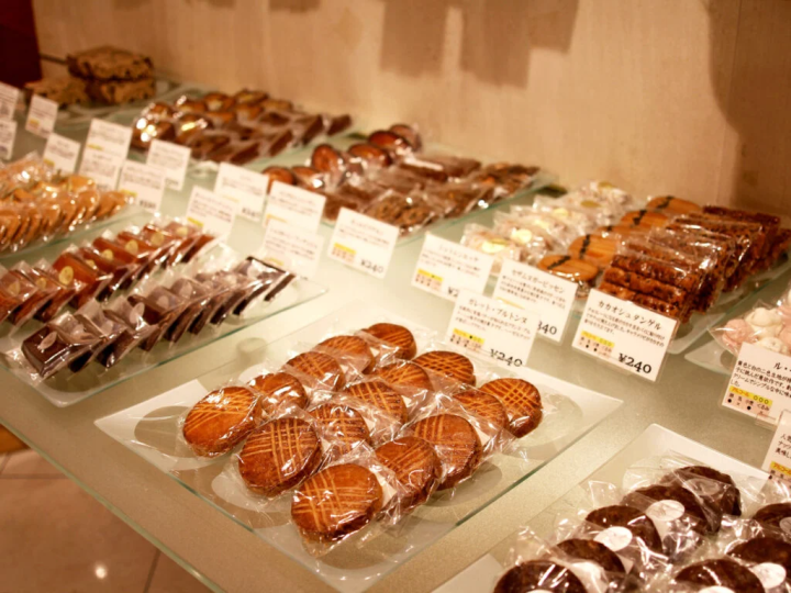 烘焙食品，如费南杰饼干，可以单独购买 