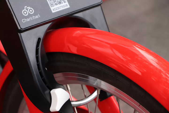 使用智能手机读取二维码即可解锁！ 