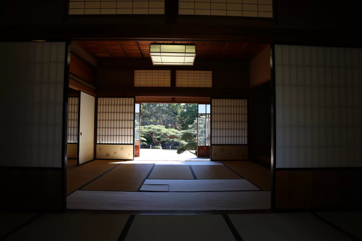 일본 정원을 바라볼 수 있습니다. 